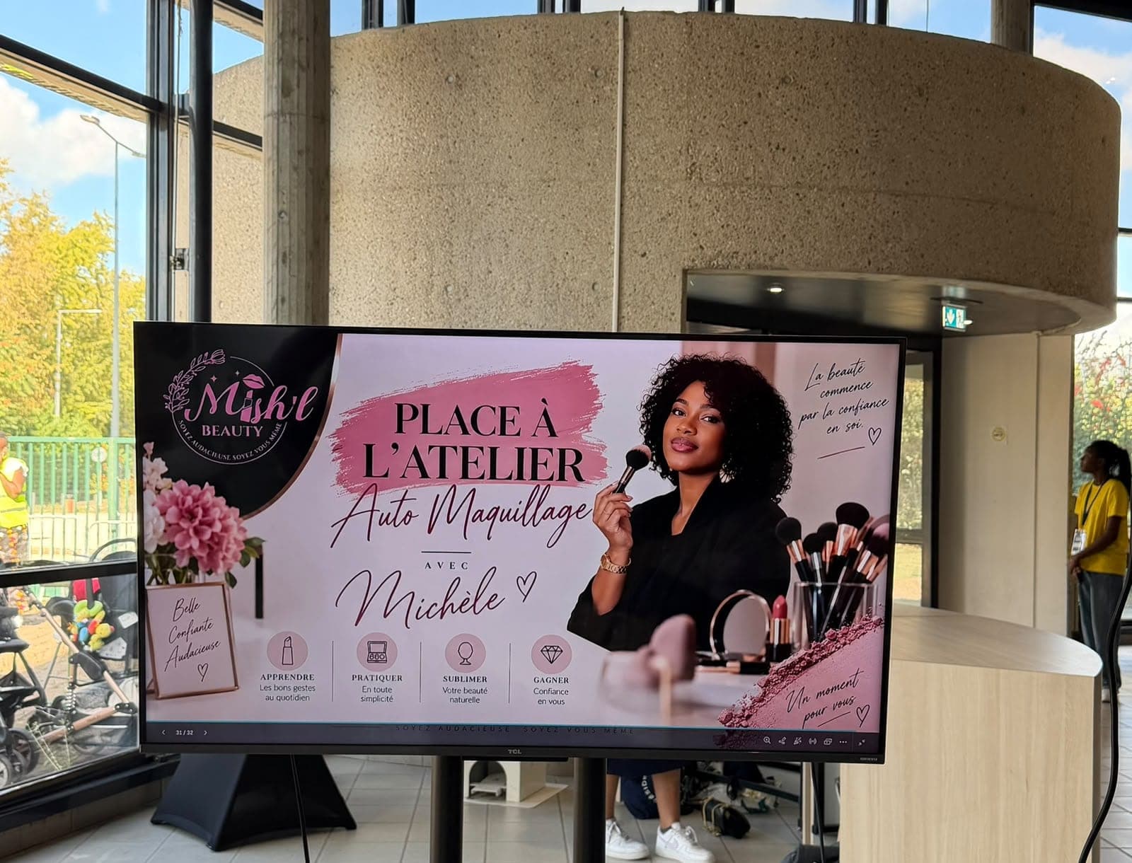 L'affiche de l'atelier d'auto-maquillage